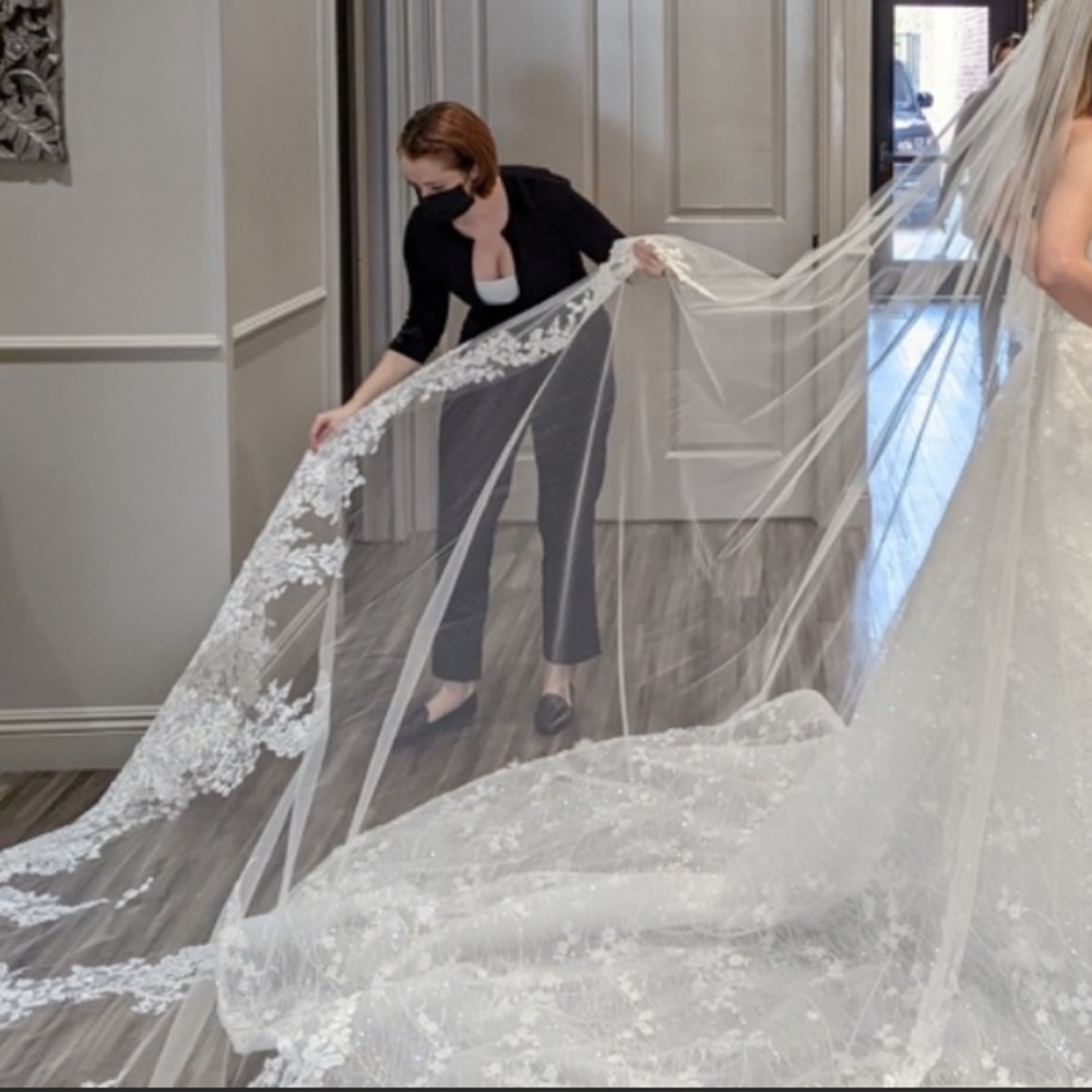 Martina Liana Royal Cathedral Veil